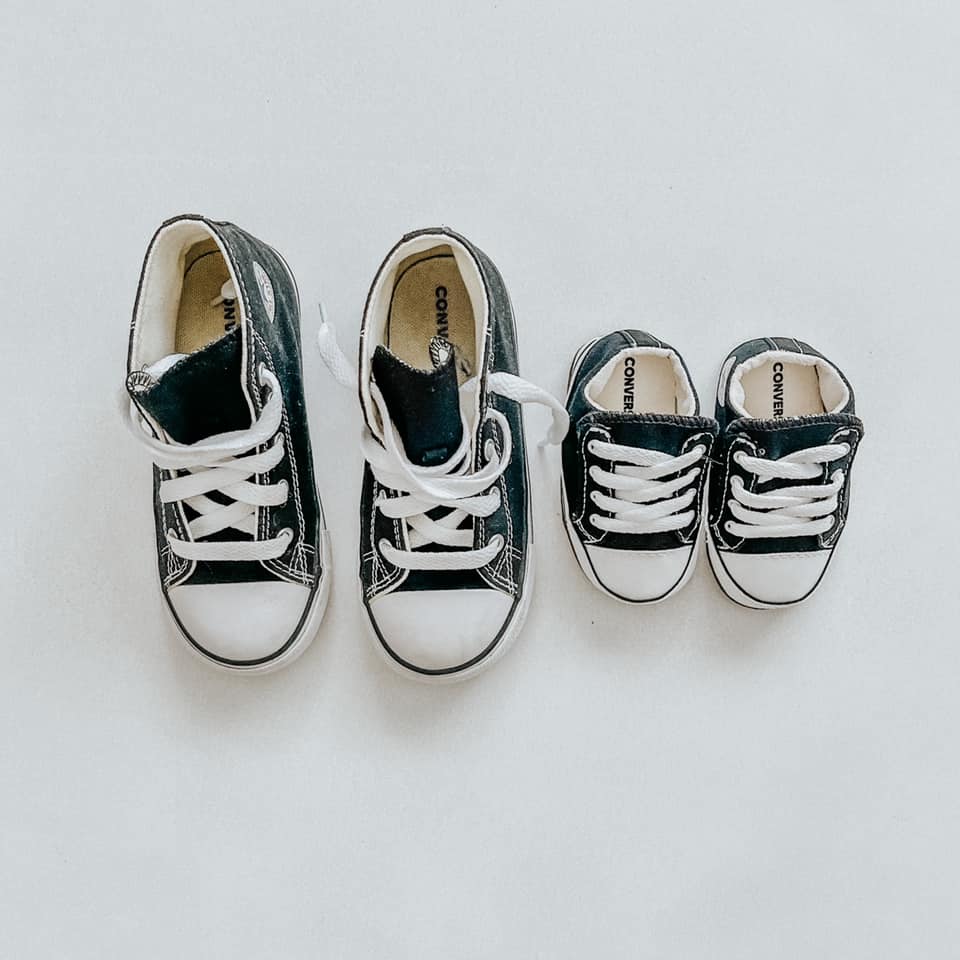 Baby sales black converse