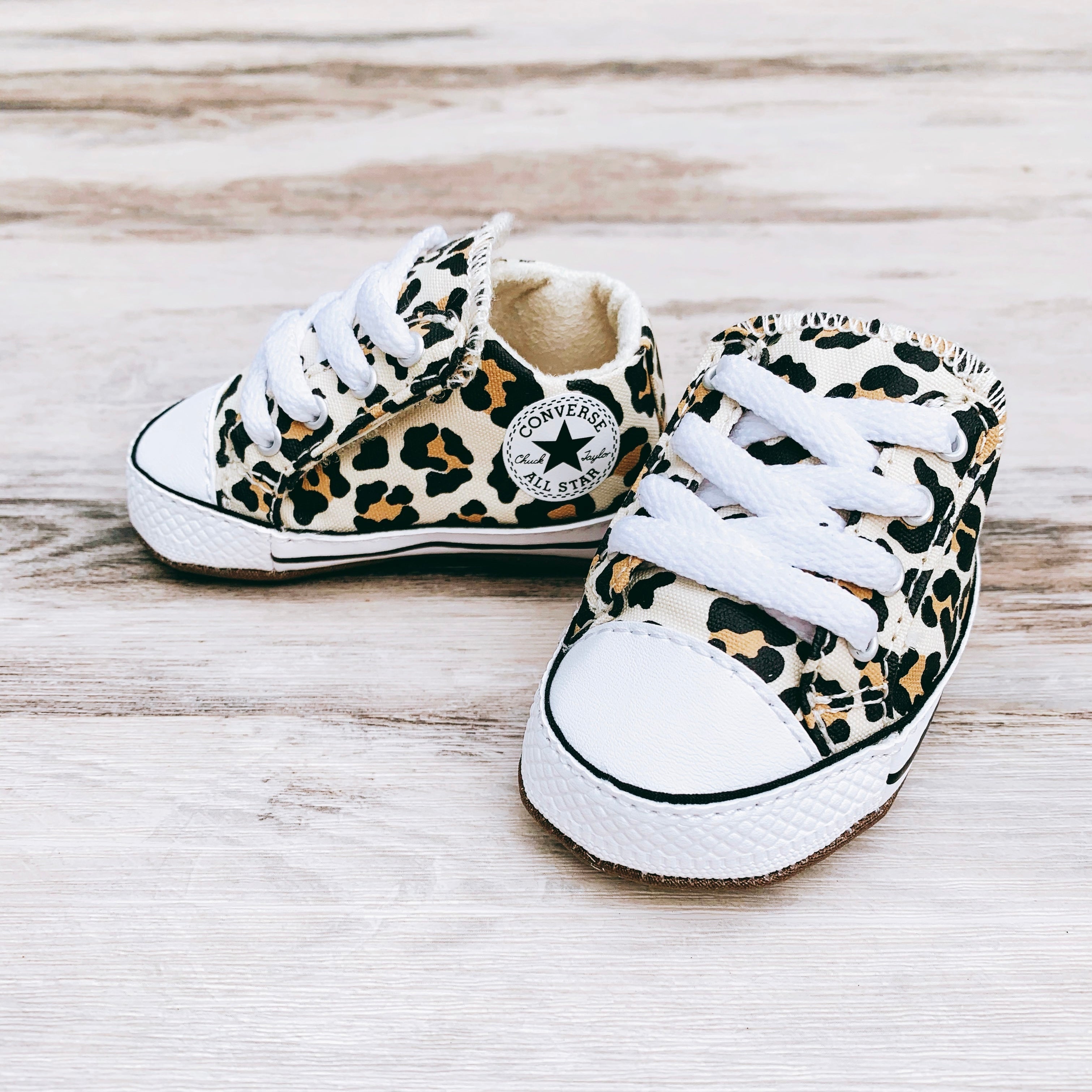 Infant leopard shop print converse