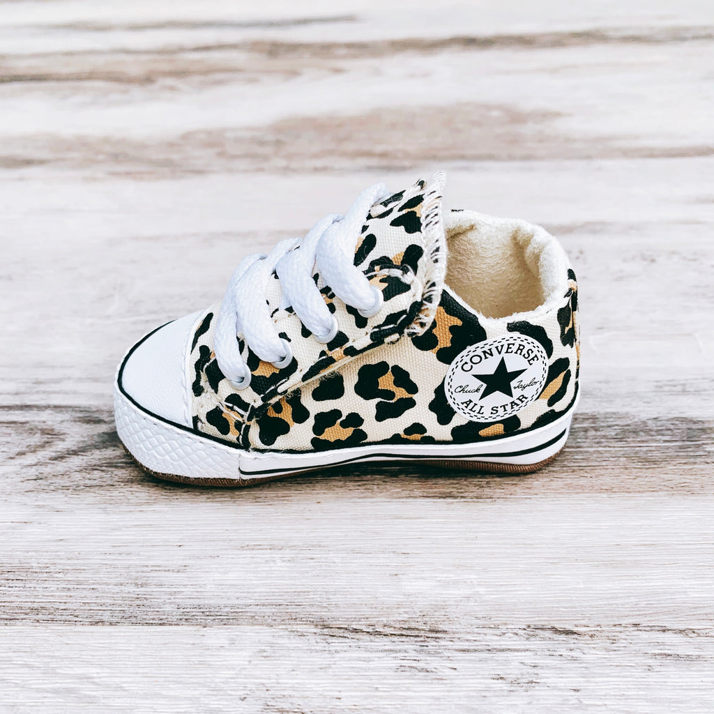musicus Verval opgroeien Baby Converse Chuck Taylor All Star Cribster Infant Mid Top Animal Pri –  Tiny Style